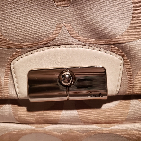 Coach Bag - Picture 10 of 11